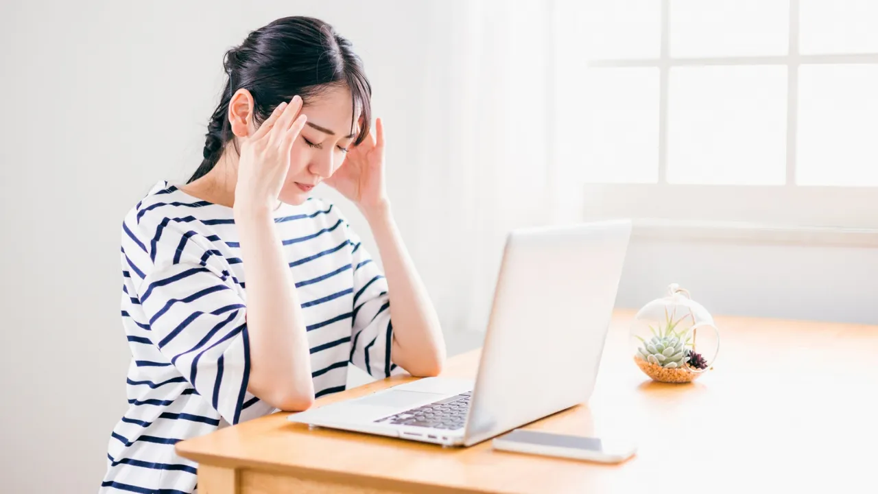 婚活に疲れて悩んでいる女性