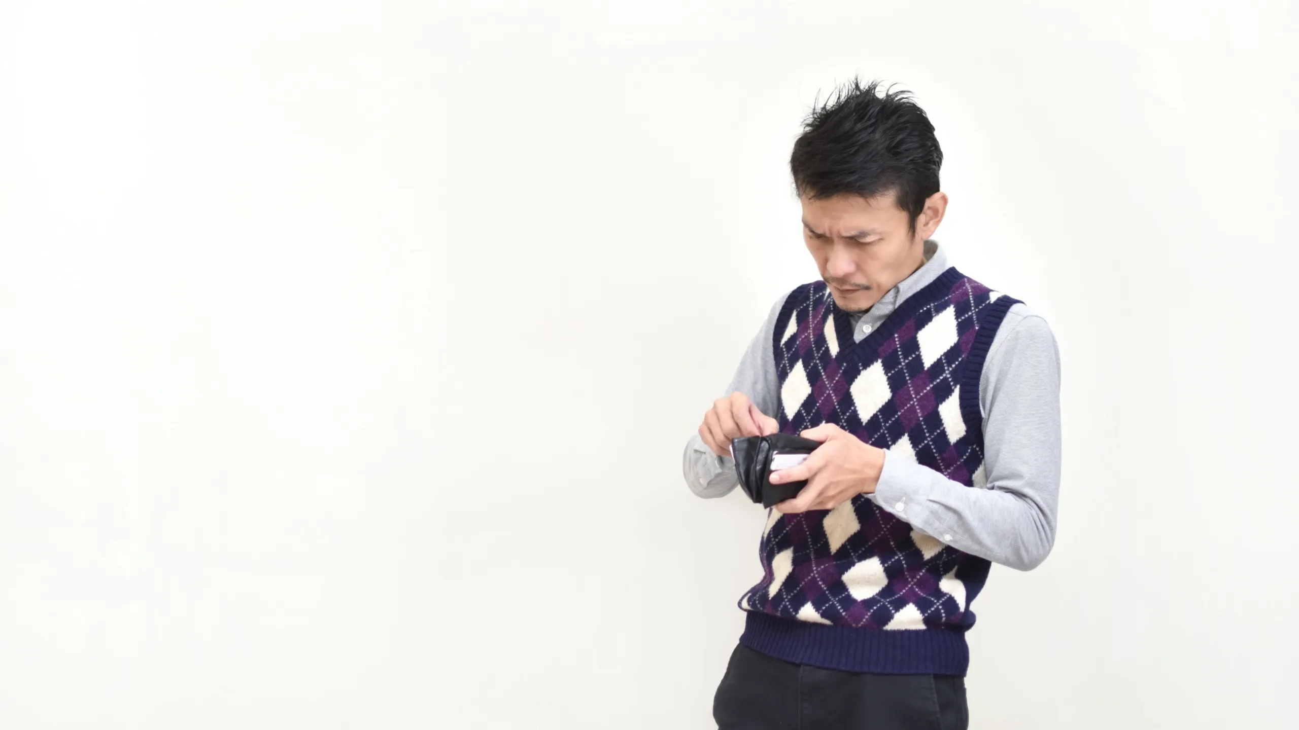 婚活中でも財布を気にしてケチに見えてしまう男性の写真