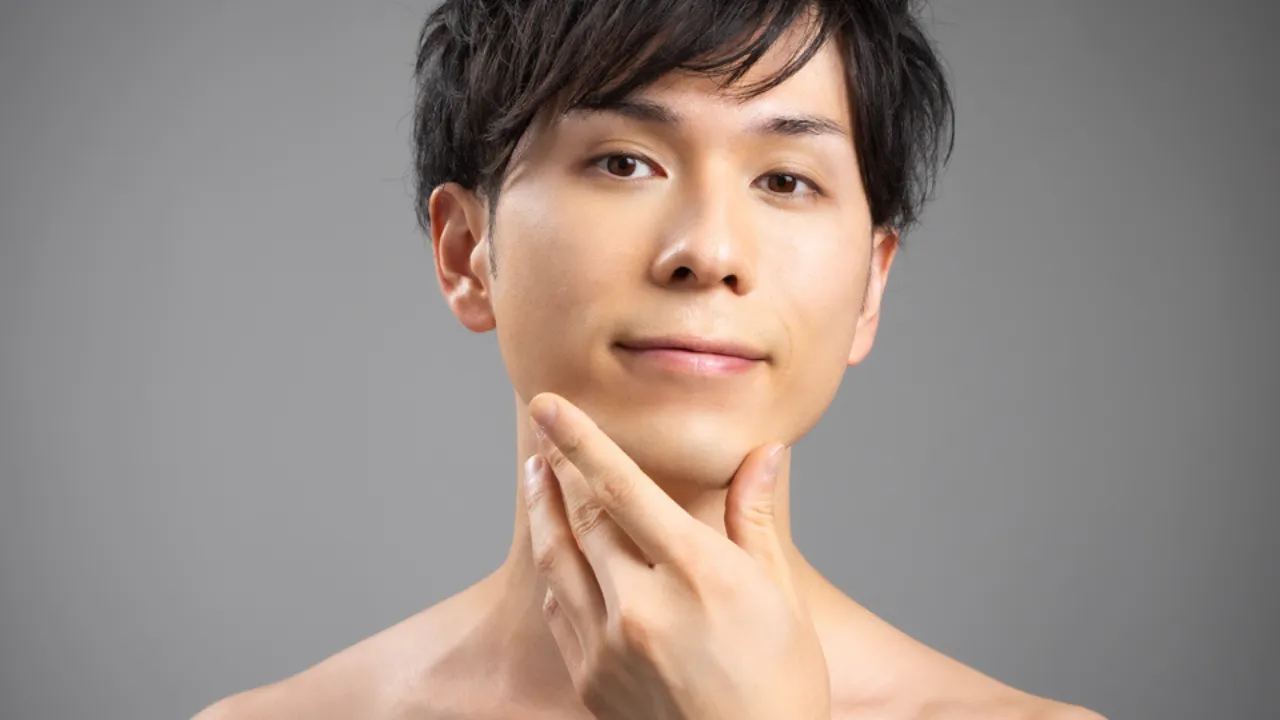 ヒゲ脱毛後に清潔感のある肌を見せる男性