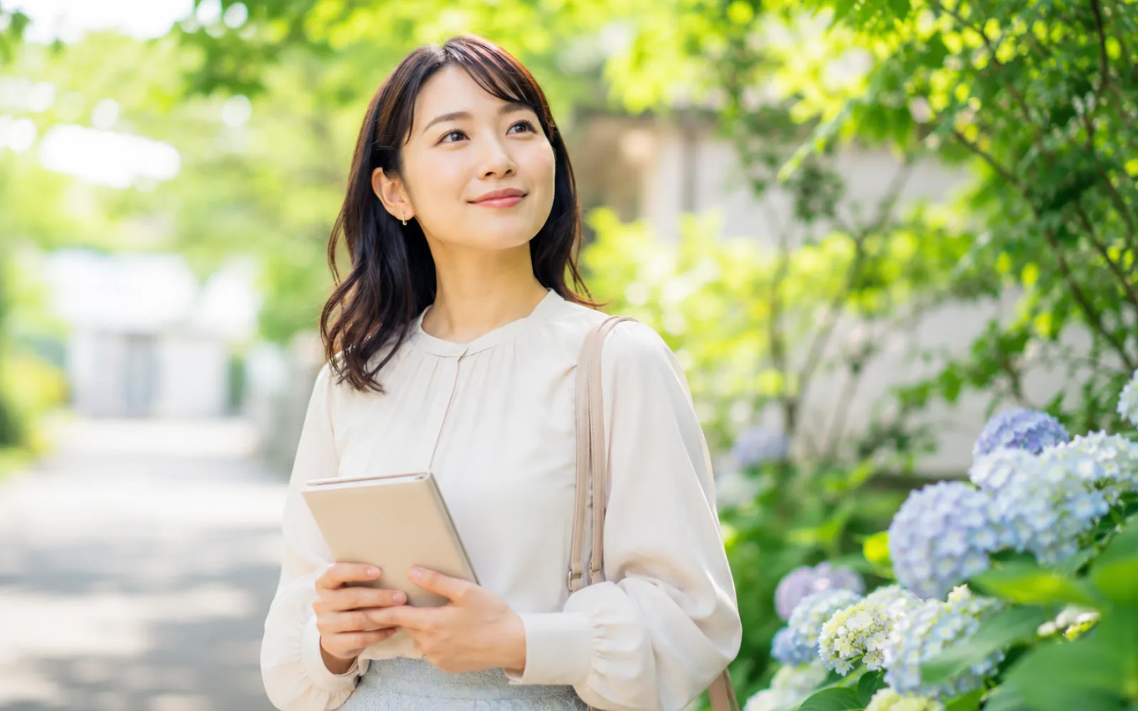 6月から婚活を始める女性のイメージ